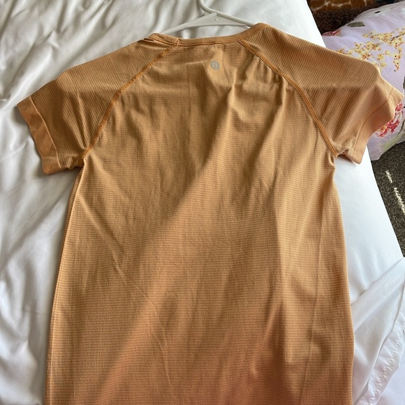 Lululemon swiftly tech orange color rlly cute size small - Picture 2 of 2